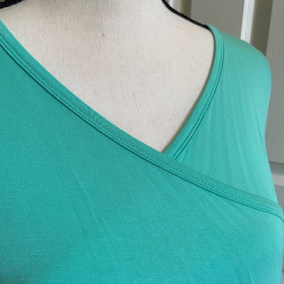 YALA cross over tunic - Picture 2 of 5